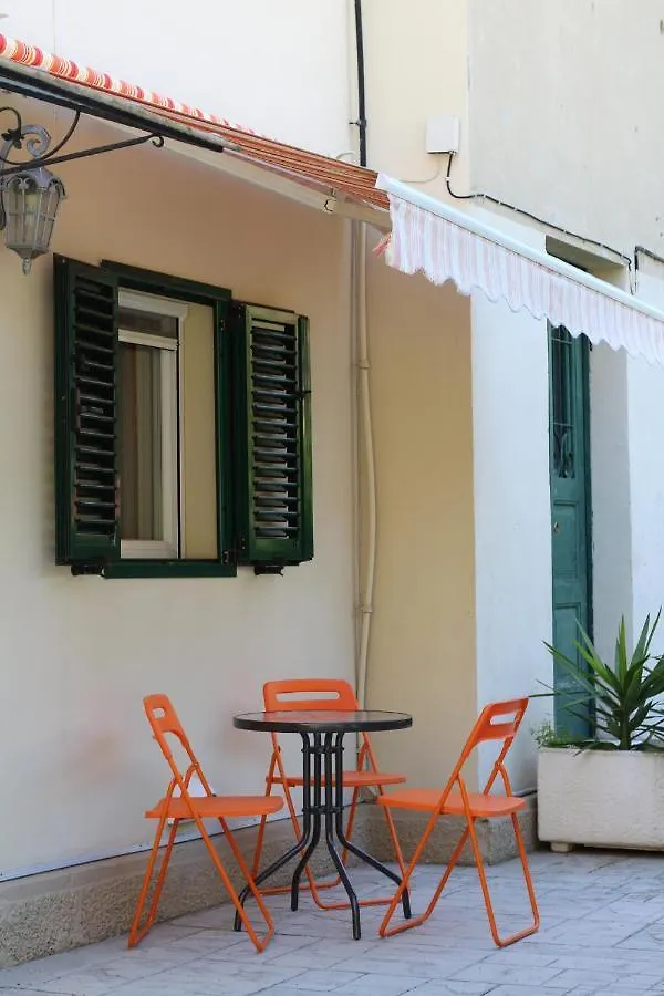 Apartment Joanne !Private Parking! Split 0*,
